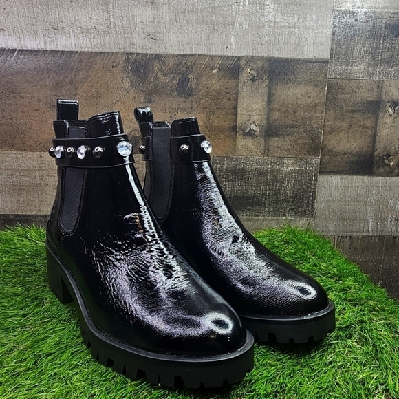 New Karl Lagerfeld Paris Porshay Lug Sole Bootie - Picture 2 of 10